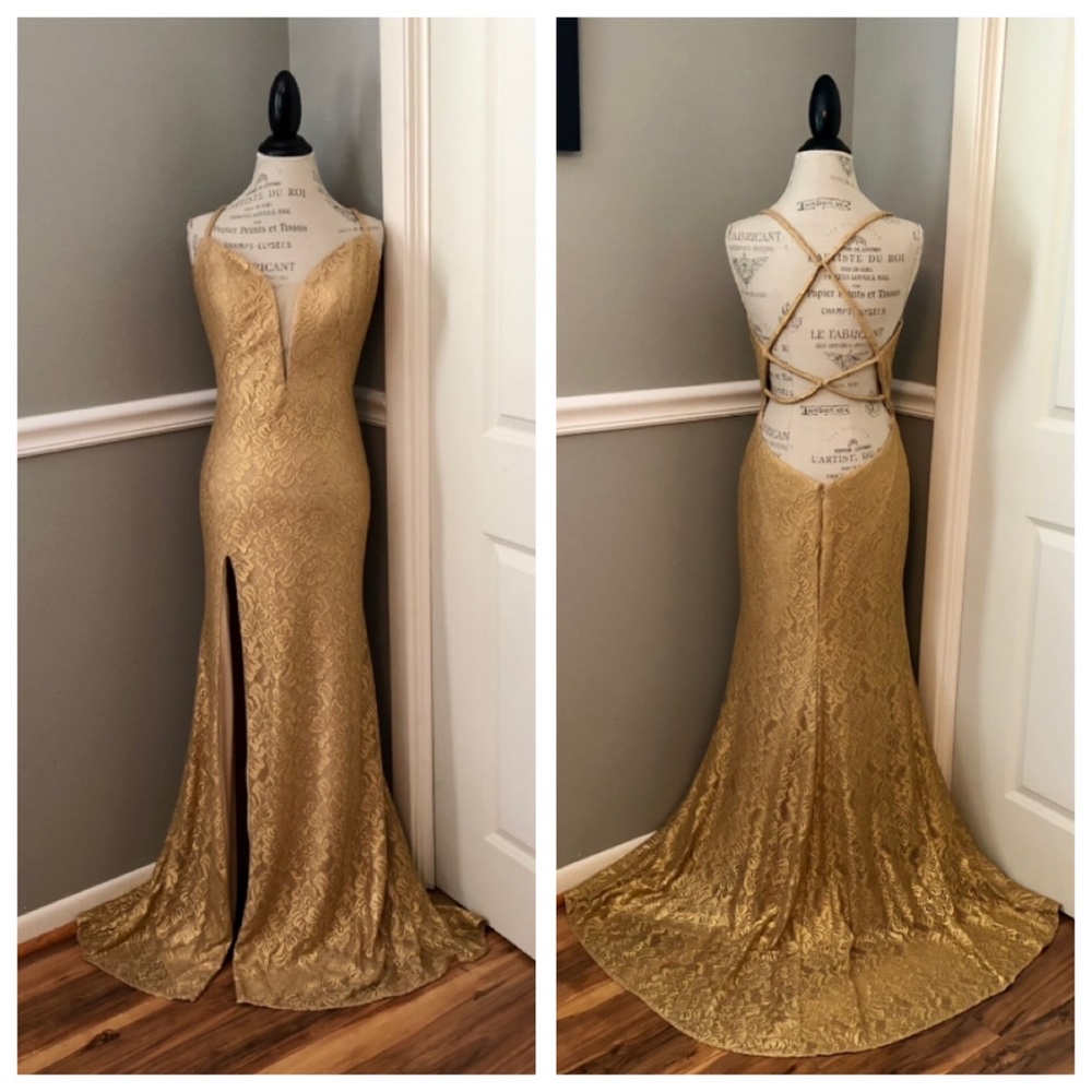 NEW LA FEMME SZ 12 GOLD LACE ILLUSION FORMAL EVENING GOWN